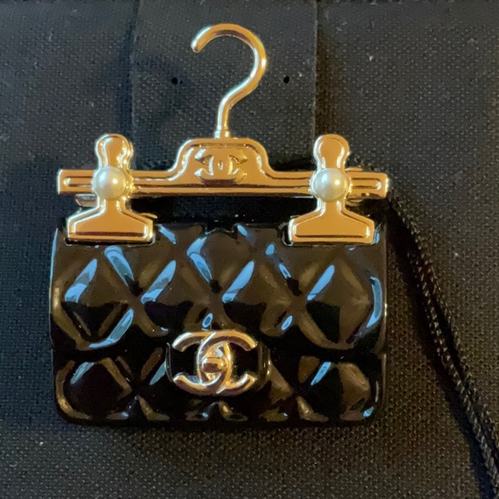 👜 CHANEL HANDBAG  BROOCH 👜 NWT 👜 - Picture 14 of 16